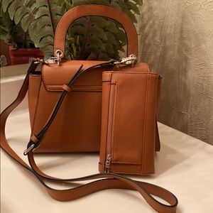 olivia rose crossbody guess